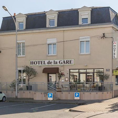 Hotel De La Gare Thouars Exterior photo